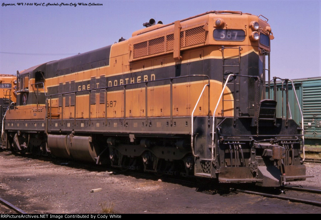 Great Northern SD9 587